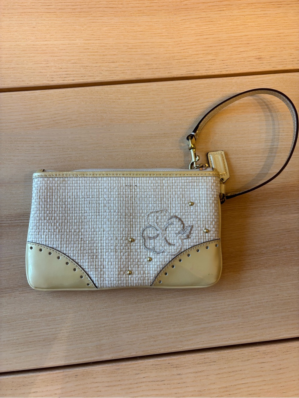 COACH, floral applique wristlet! - Picture 6 of 7